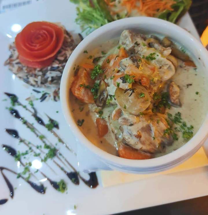 Brasserie traditionnelle chic à Châteauneuf-sur-Loire